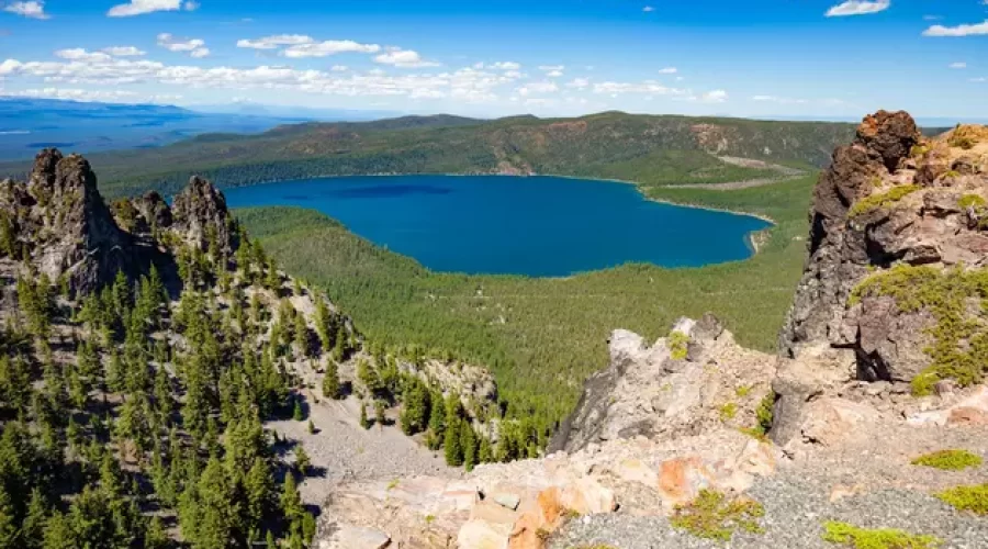 Hiking Oregon Volcanoes: Volcano Vibes – Trek Fiery Peaks Safely